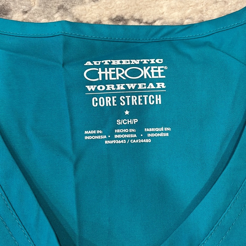 NWT Cherokee Scrub Top “Core Stretch” - Picture 2 of 2
